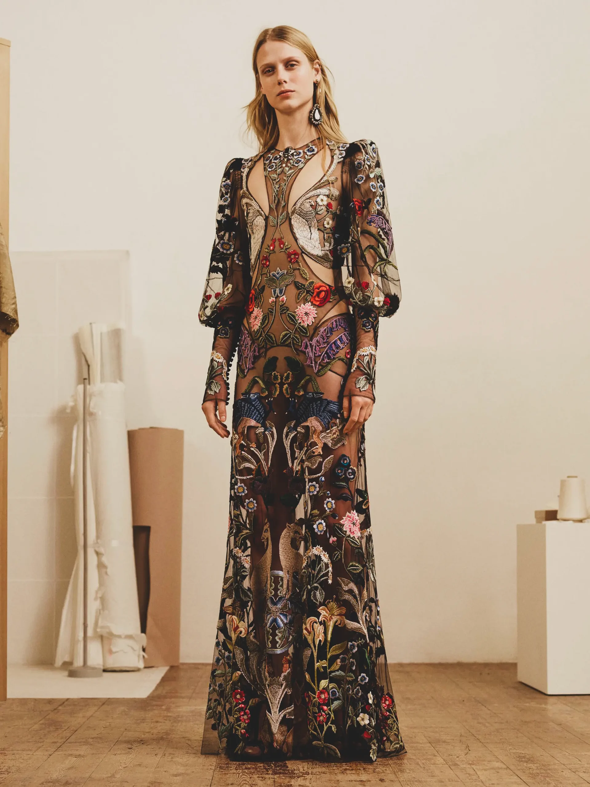 Alexander McQueen Pre-Fall 2019 Fashion Show 10