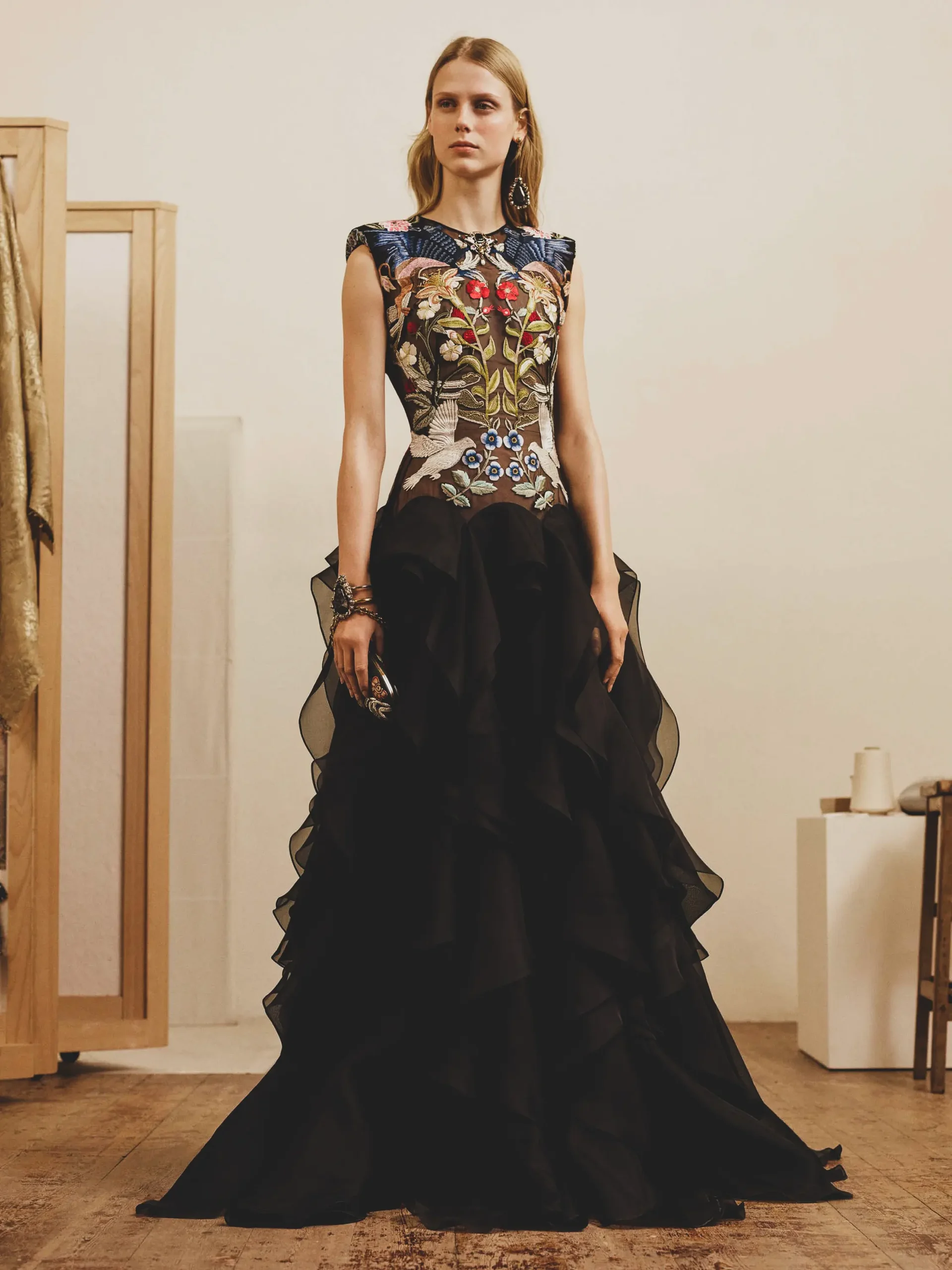Alexander McQueen Pre-Fall 2019 Fashion Show 11