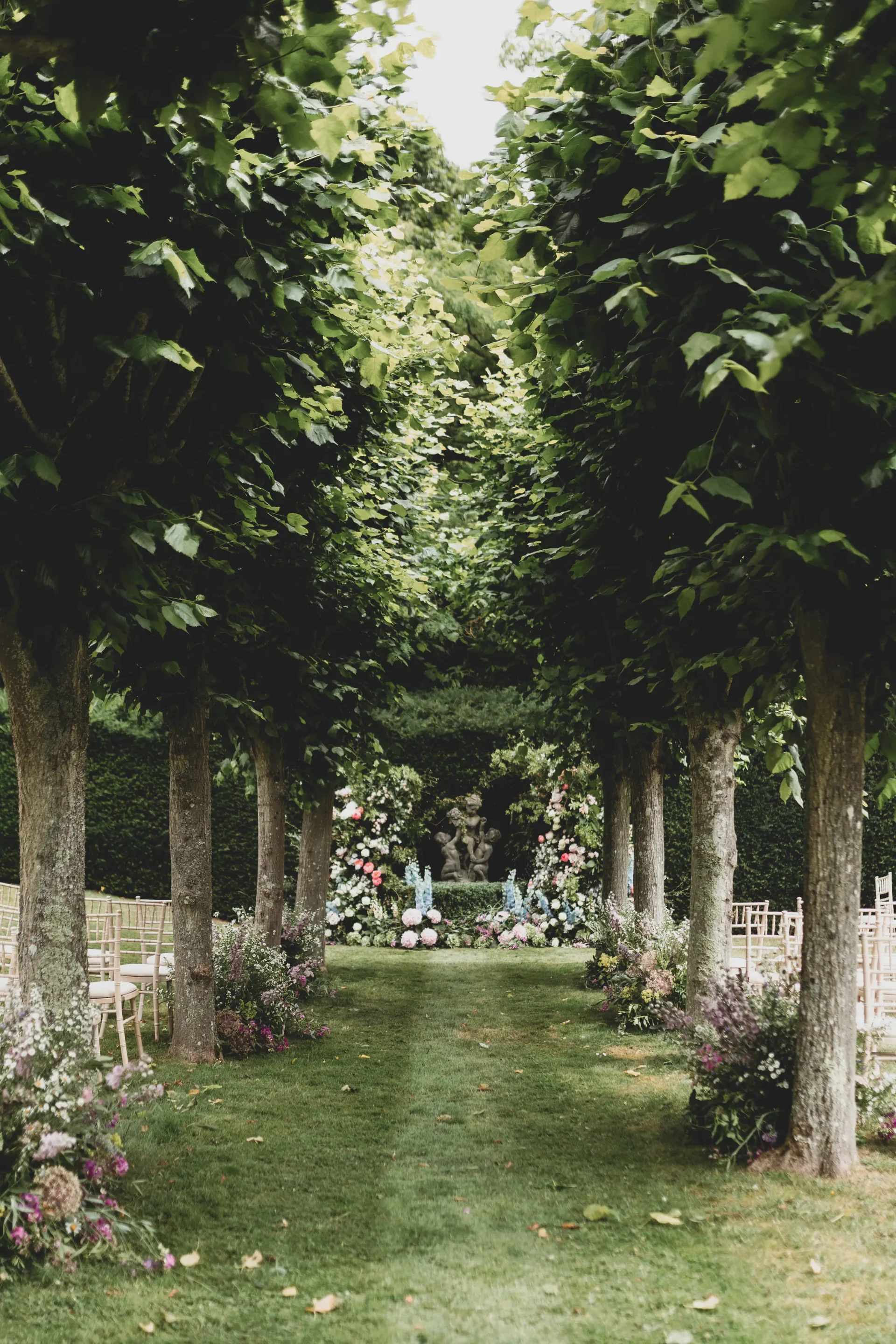Whimsical English garden wedding 8